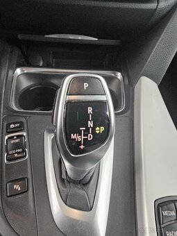 Bmw 330d touring 210 kw Najeto 160 tis km servis BMW - 9