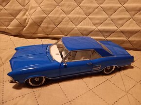 BUICK RIVIERA 1964 ACME 1:18 - 9