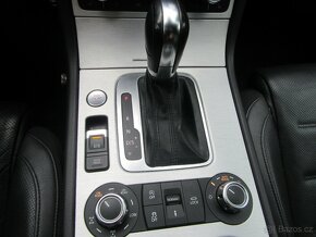 VW TOUAREG 3.0TDi 180kw r.v.2013 nový v čr,po 1.maj.DPH - 9