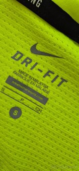 Neónové dámské tričko Nike - 9