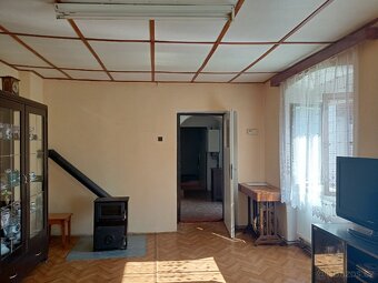 Prodej domu 4+1 v obci Stranná u Nechranic - 9
