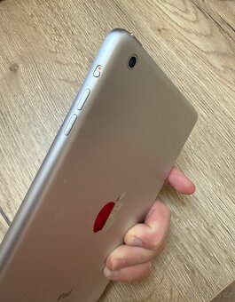 Apple iPad mini 16GB, model A1432 (funkční,rozbitý displej) - 9