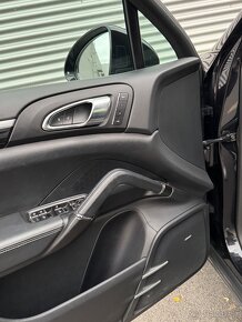 Porsche Cayenne Diesel V8 4.2TDI - 9