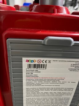 Auto s pohonem na akumulator znacky Lean Cars - 9