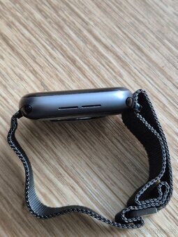 Apple Watch 4 44mm kapacita baterie 91% - 9