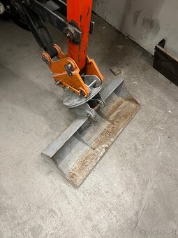 Kráčející minibagr, minirypadlo - 9