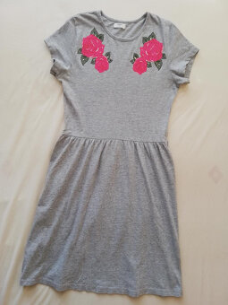 Prodám dívčí šaty nové i nošené. - 9