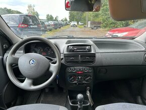 Fiat Punto 1,2i 8V 44kW, klima, r.v. 2005 - 9