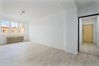 Pronájem bytu 2+1 cca 52,6 m² v ulici Na vrcholu, Praha - Ži - 9