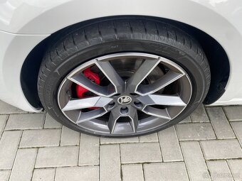 Škoda Octavia, 2.0TSI 162KW-RS - NAVI - 1xMAJ - 9