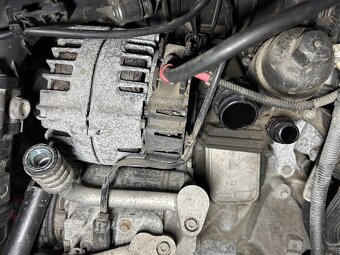 BMW E91 320D díly z motoru N47D20C - - 9