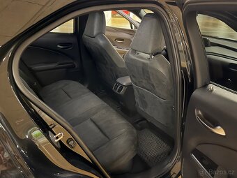 Lexus UX 250h - 9