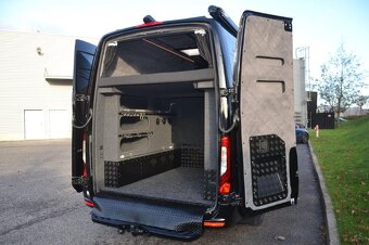 Mercedes - Benz Sprinter 319 CDi Camper Family - 9