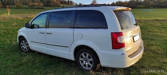 Chrysler Town Country 3,6 Penta DVD 2011 - 9
