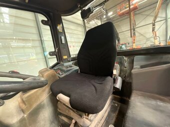 NAKLADAČ MECALAC A 700 OTOČNÁ LŽÍCE - 9