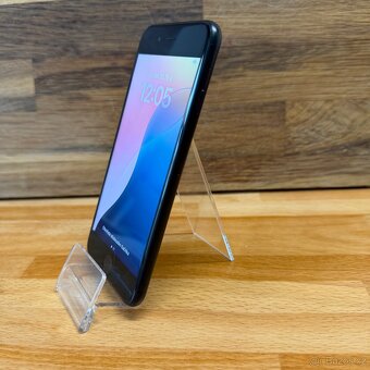 IPhone SE 2020 128GB, černý (12 měsíců záruka) - 9