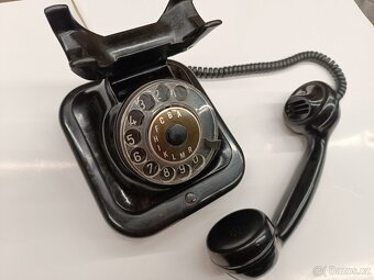 STARÝ TELEFON - 9