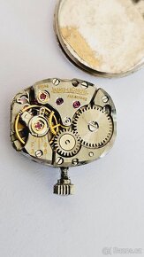 Zlaté art deko hodinky zn Jaeger-LeCoultre brilianty 18 K au - 9