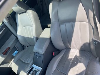Chrysler 300C - 9