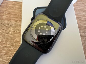 Apple Watch Series 9 GPS 45 mm, staré 4 měsíce, záruka - 9