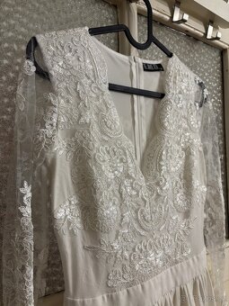 Svatební šaty – bílé krajkové s rozparkem, vel. XS - 9