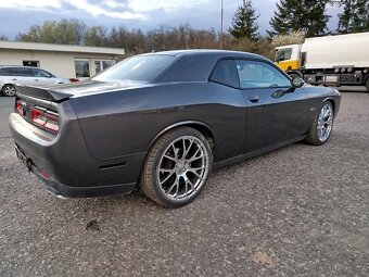 Dodge Challenger hemi - 9