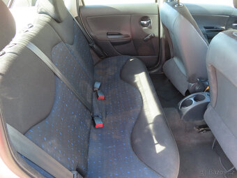 Prodáme Citroen C3 1.1 44 kw benzín,r. 2005,Tažné zařízení. - 9