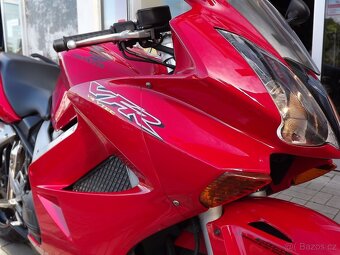 Honda VFR 800 VTEC - 9