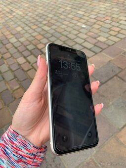 iPhone 11 - 9