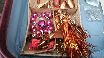 Retro vánoční ozdoby ,řetězy,rolničky a jiné . - 9