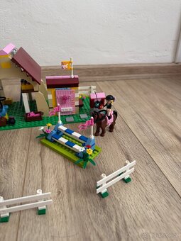 Lego Friends - koňská stáj - 9