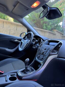 Opel Astra J 1.6 CDTI Diesel - 9