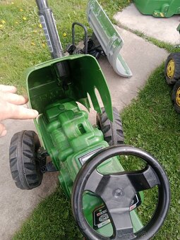 Šlapací traktor John Deer - 9