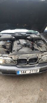 BMW E39 523i Touring na díly - 9