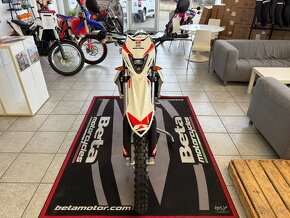 RR Enduro 4T 125 T MY25 - bílá - 9