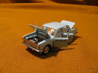 MODEL TAXI VOLGA GAZ 24 kovový model 1:43 SSSR - 9