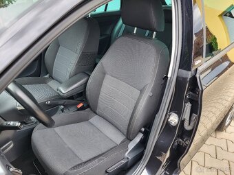 Škoda Rapid Spaceback 1,2 TSI Edition, Xenony, ALU rok 2015 - 9