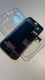 Displej na iPhone SE 6 - 9