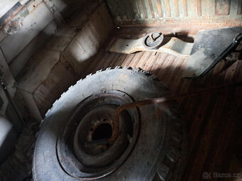 UAZ 469 - 9