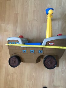 Odrážedlo Little Tikes Pirátská loď - 9