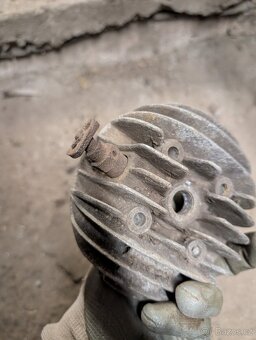 Hlava válce Jawa - 9