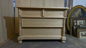 Komoda - 9