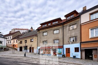 Prodej domu v centru Vimperku – komerční i k bydlení - 9
