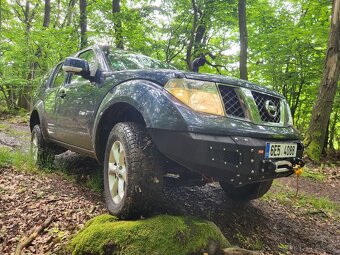 Nissan Pathfinder R51 2.5 dCi (2006) – zvednutý podvozek, na - 9