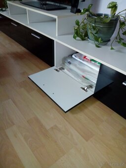 Obývací stěna s LED osvětlením - 9