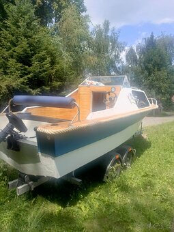 Motorový člun - 9