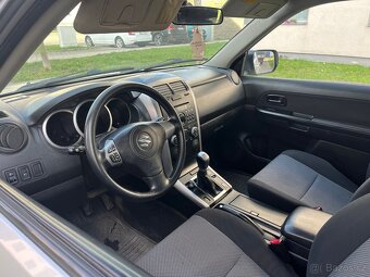 Suzuki Grand Vitara 1.6i - 9