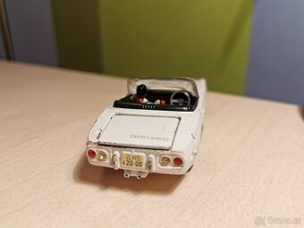 Corgi toys Toyota 2000 JB 007 - 9
