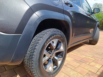 Jeep Cherokee kl Trailhawk 3,2 v6 - 9