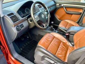 VOLKSWAGEN TOURAN CROSS 2.0 TDI,7 míst - 9